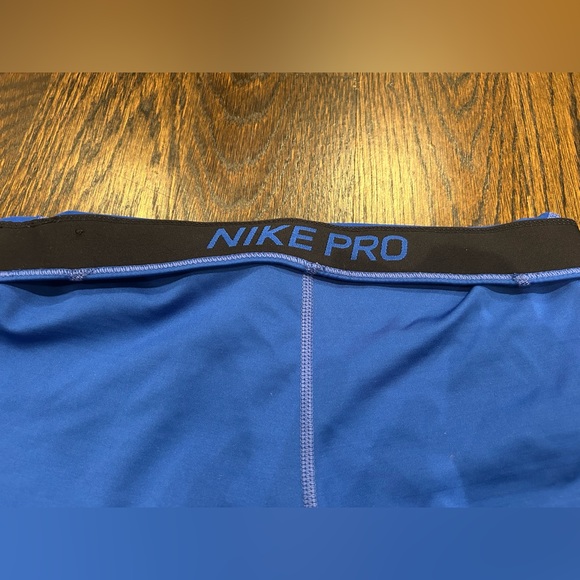 2 Pairs of Nike Pros - Picture 4 of 9